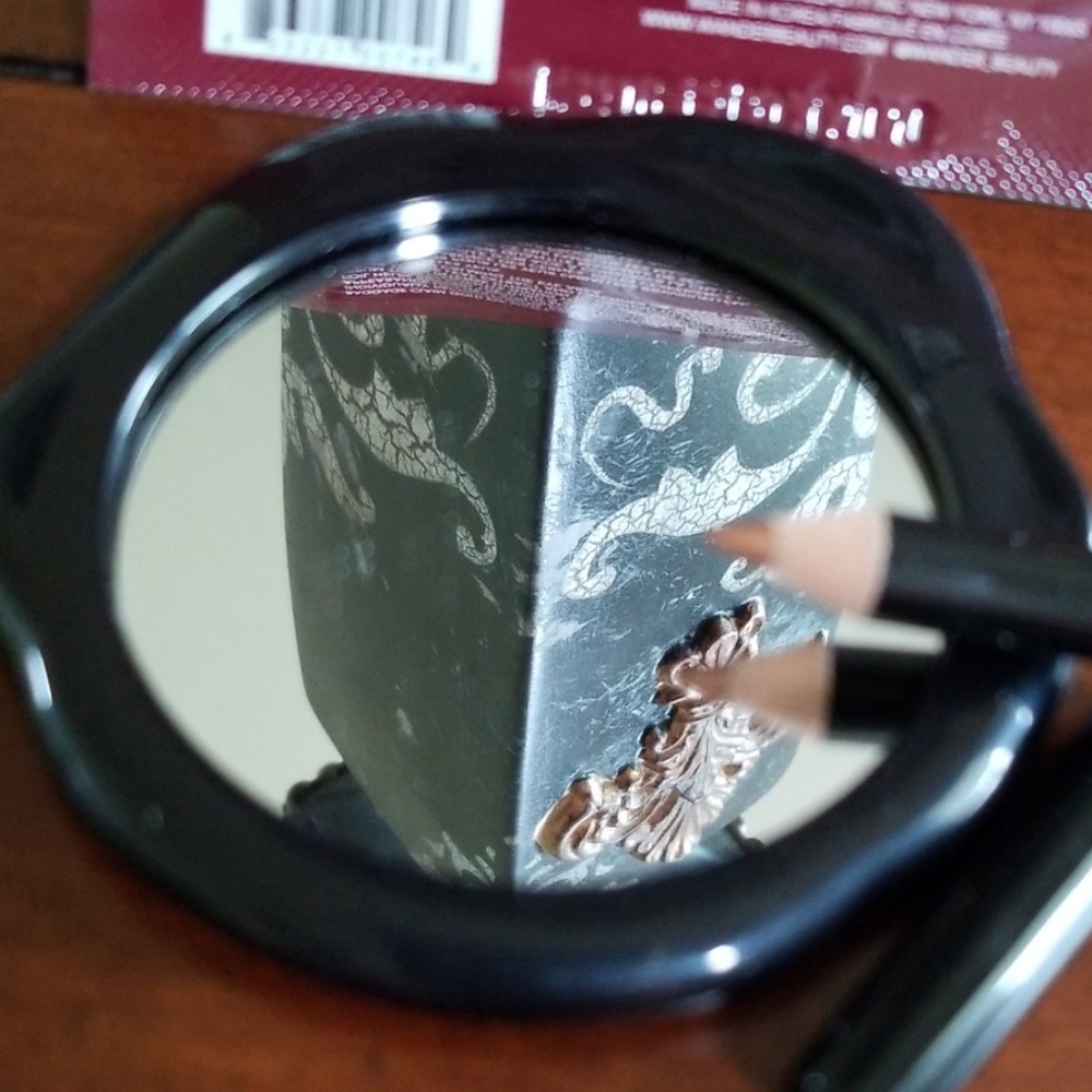 KAT VON D MIRROR 😎 - Picture 7 of 8